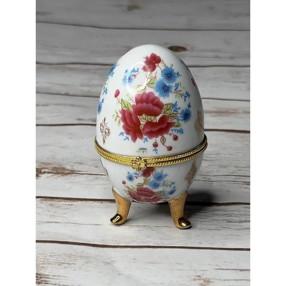 Porcelain Egg‎ Trinket Box White Floral Hinged Footed 4.25in